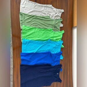 Set (6) GAP Women’s Tanks